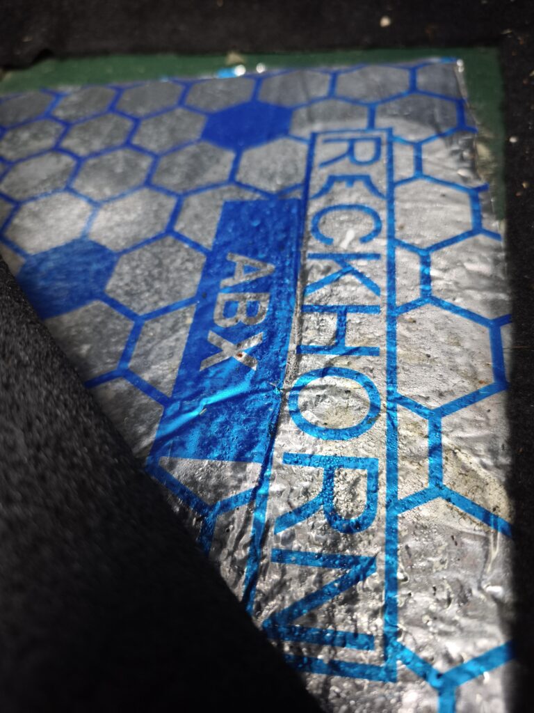 Alubutyl acoustical damping in the footwell