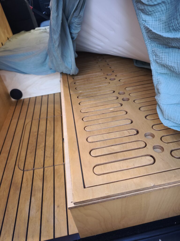 Slatted bed base (to go under the mattress)